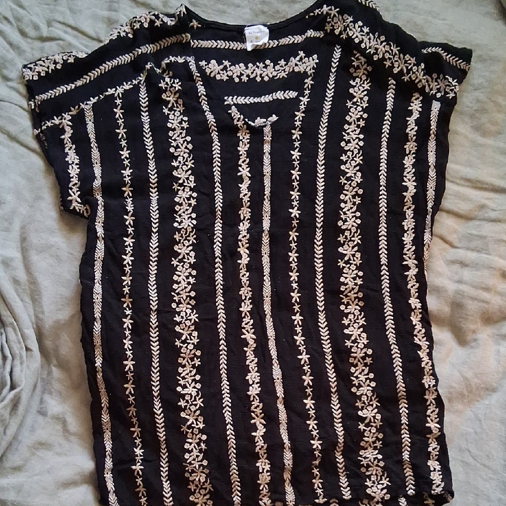 Embroidered Black Tan Short Sleeve Women's Top With Pockets